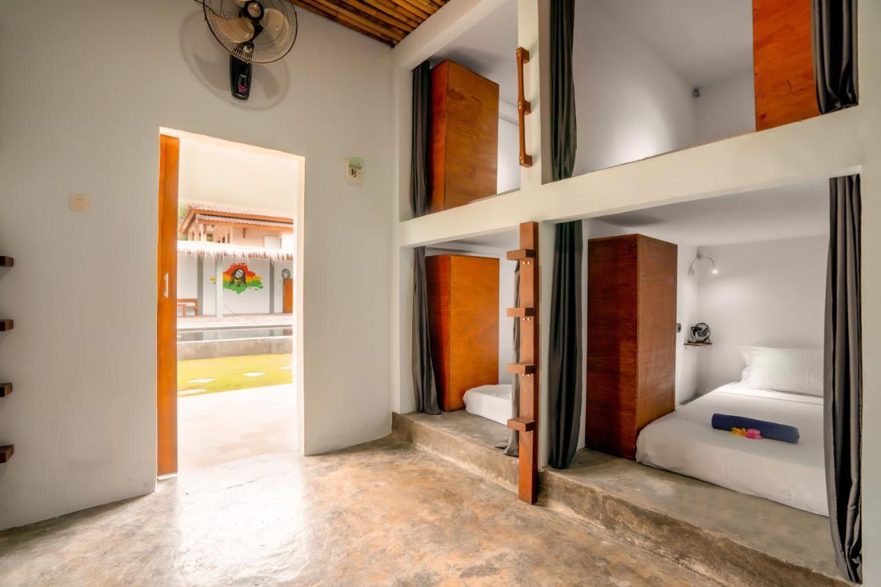 Waiwas Hostel Kuta  Exterior foto